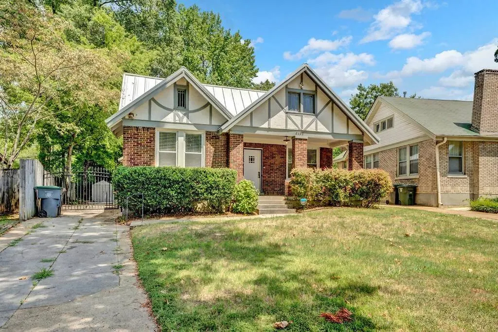 Holiday home Cheerful Midtown Home With View Of Rhodes College Memphis United States