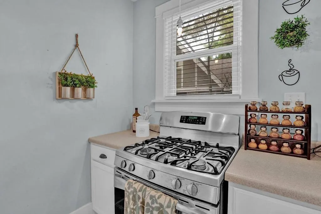 Cheerful Midtown Home With View Of Rhodes College Memphis Holiday home