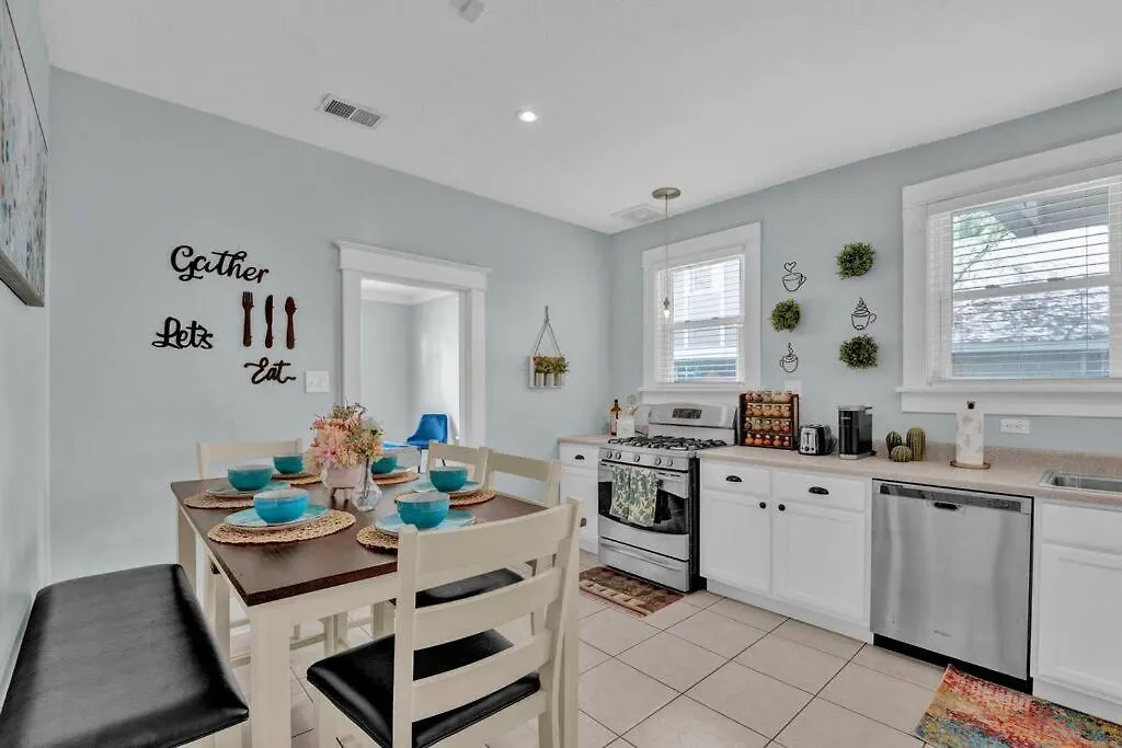 Cheerful Midtown Home With View Of Rhodes College Memphis United States