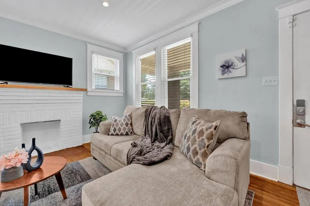 Cheerful Midtown Home With View Of Rhodes College Memphis 0*,  United States